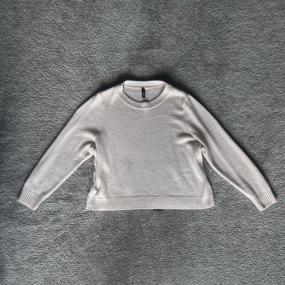 H&M DIVIDED beige/oatmeal cropped sweater size XL - Picture 1 of 10